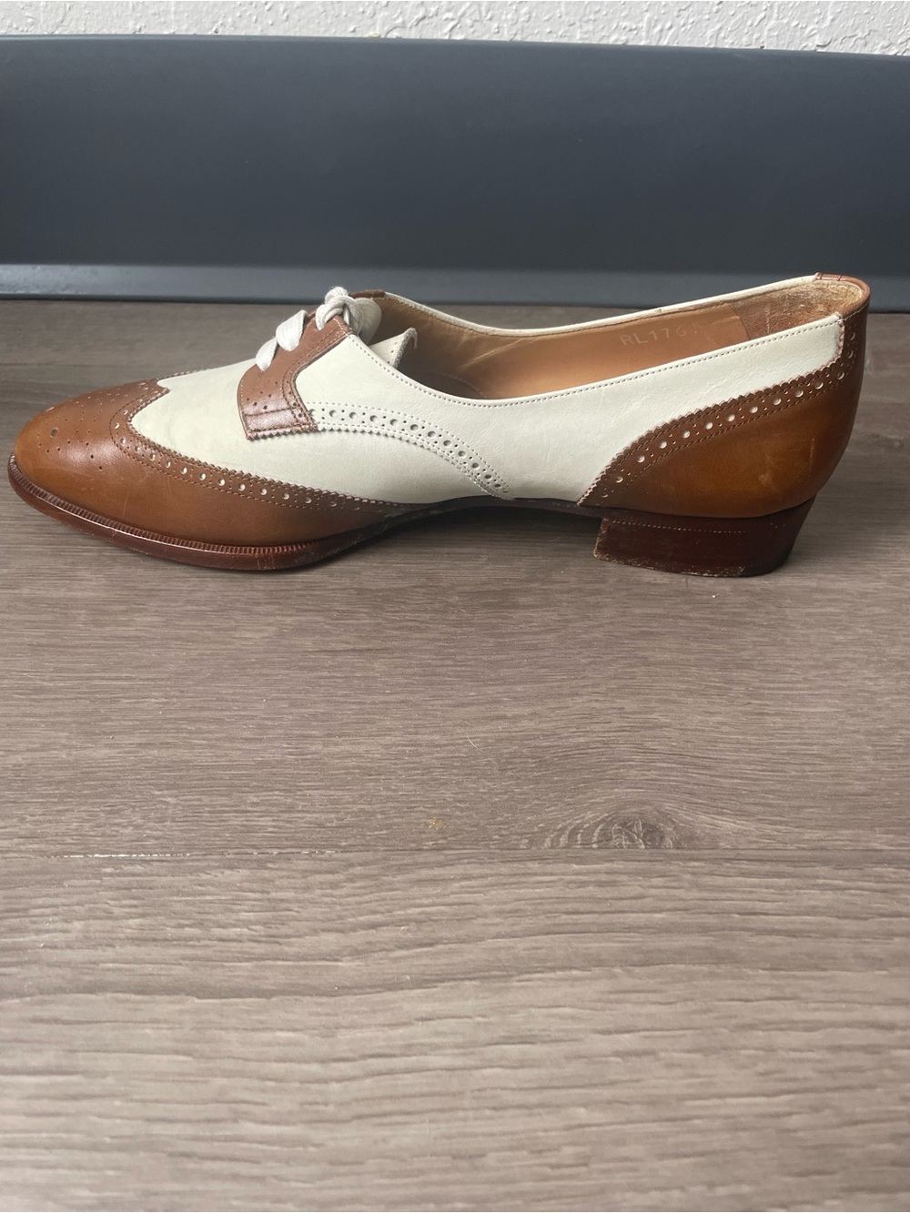 Vintage Ralph Lauren Two-Tone Brown and Cream Wingtip Oxfords 6.5 Shoes - Picture 8 of 16